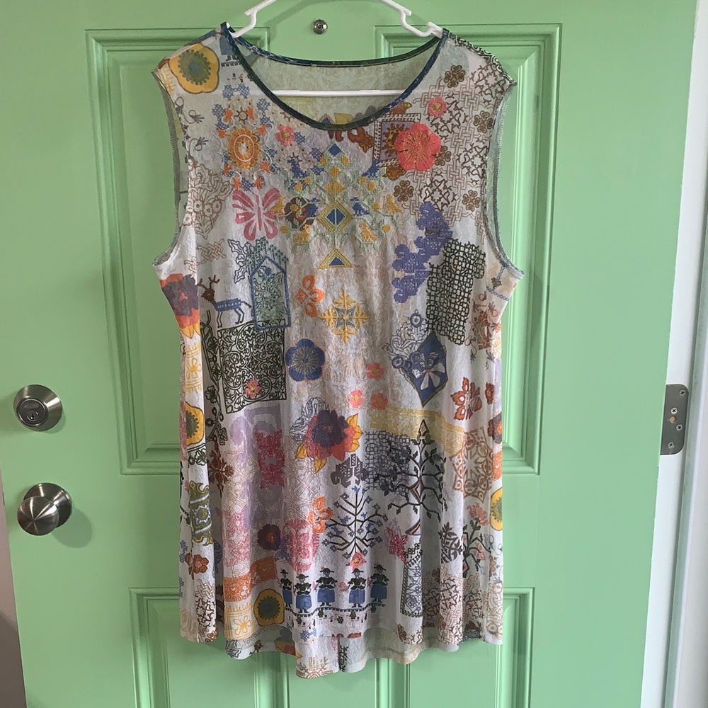Unique Sheer Top - No size tag ( Fits like a Women’s size Large )